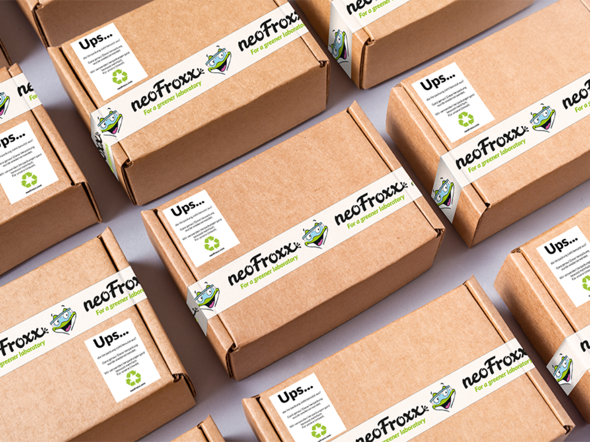 neoFroxx reuses its packaging